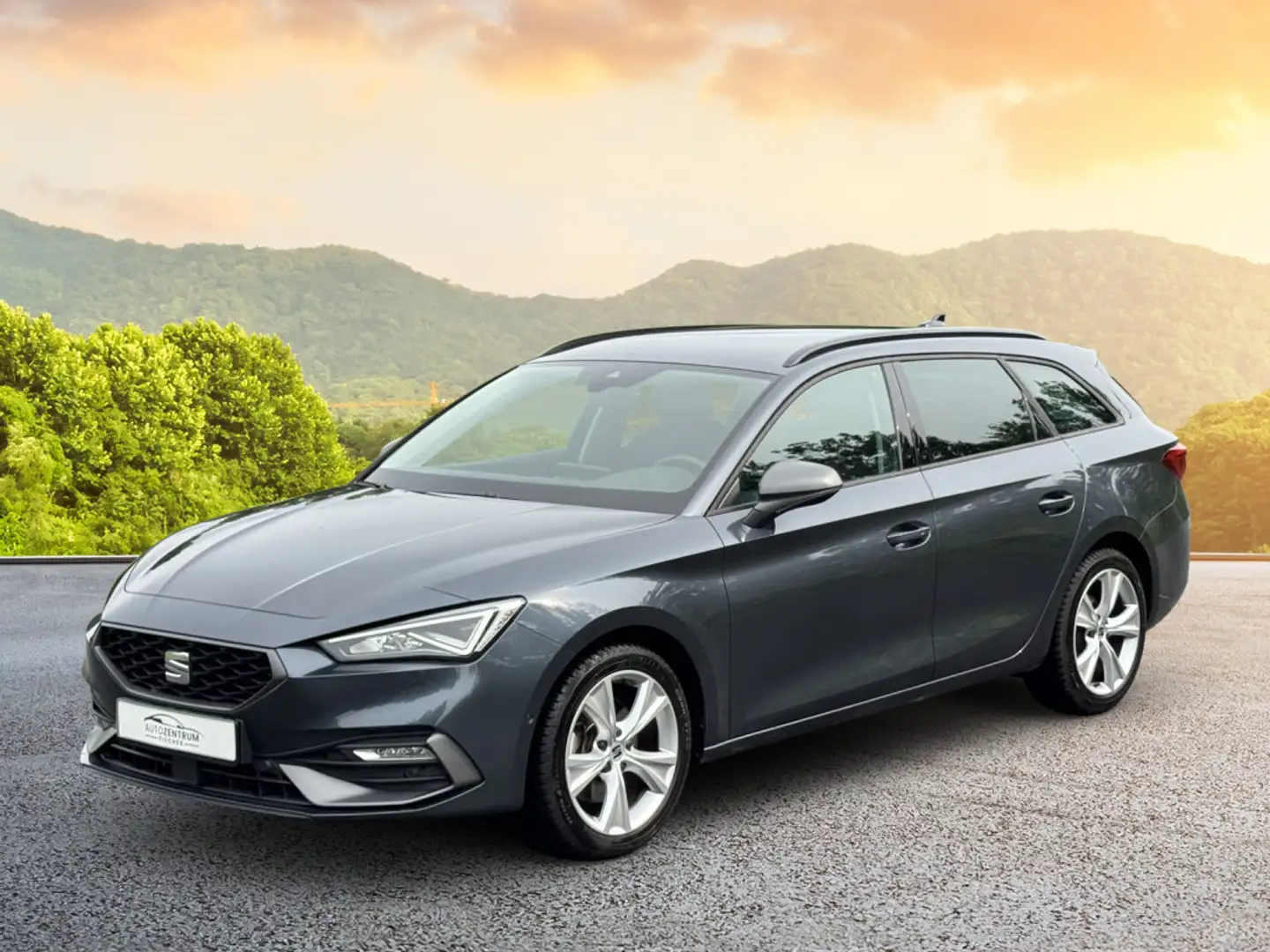 SEAT Leon 2.0 TDI, Sportpaket, Navi, Sitzheizung,.. Grey - 1