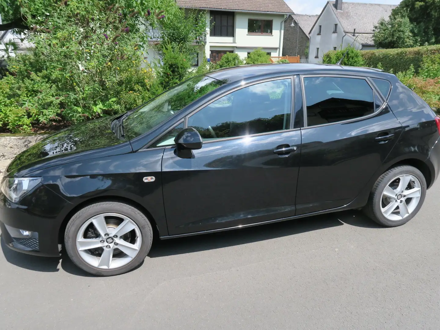 SEAT Ibiza 1,2 TSI FR Schwarz - 2