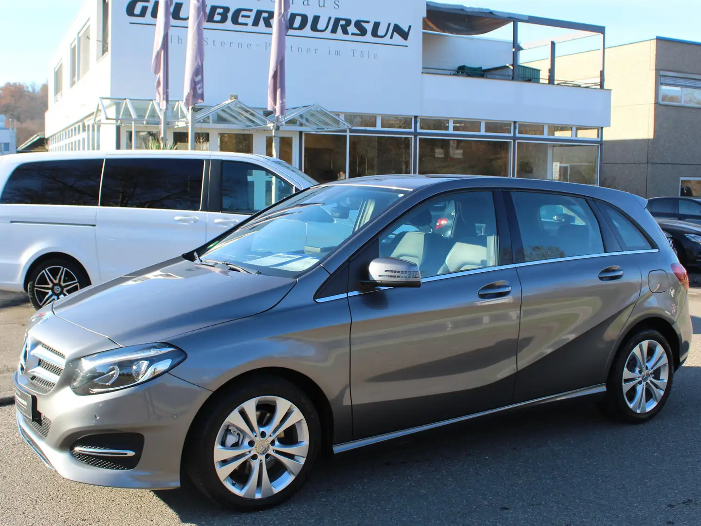 Mercedes-Benz B 200 B 200,Urban,Navigation,AHK Schwenkbar,Kamera Grau - 1