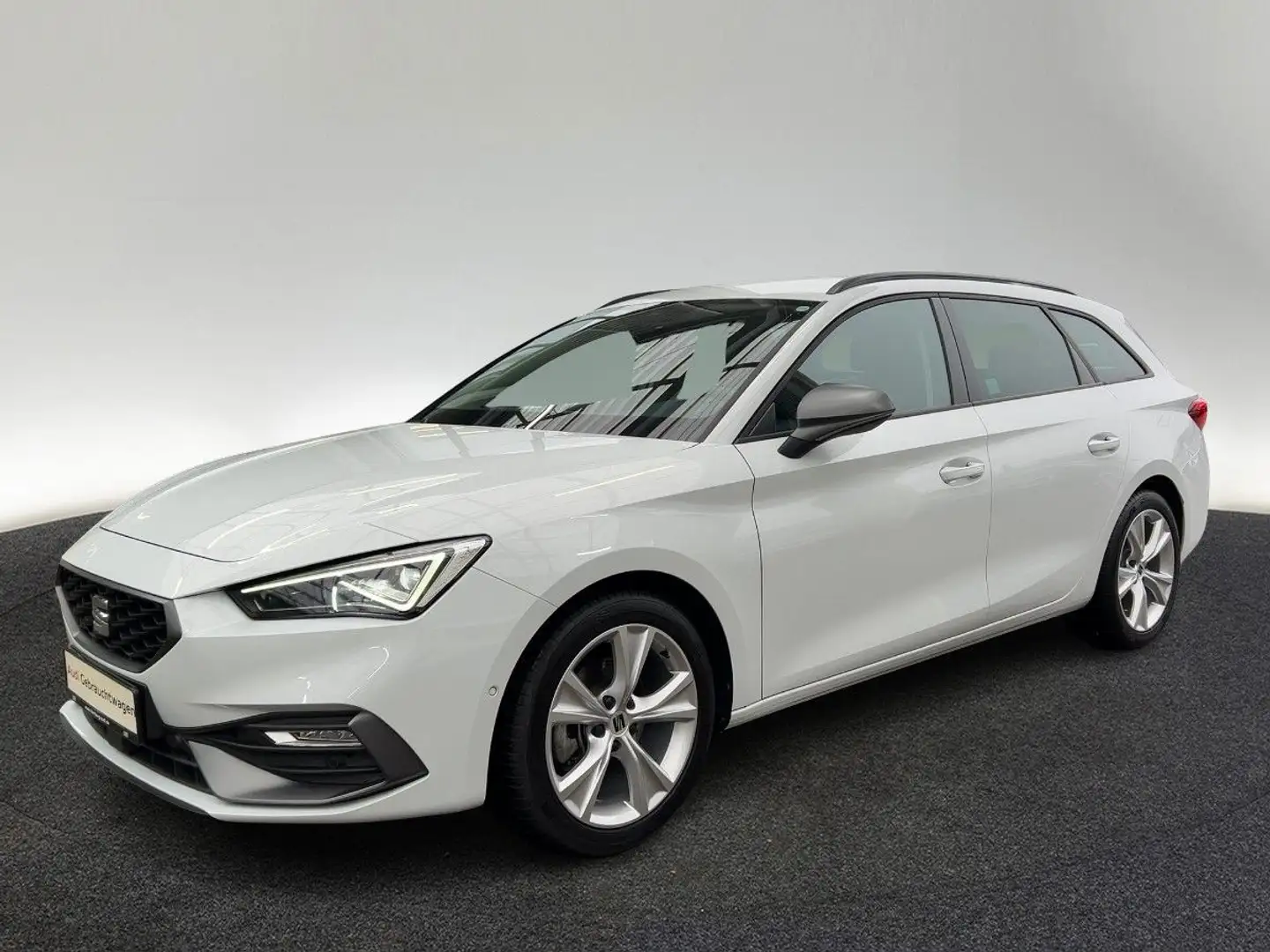 SEAT Leon Sportstourer1.5 eTSI FR DSG Navi Matrix Kam Weiß - 2