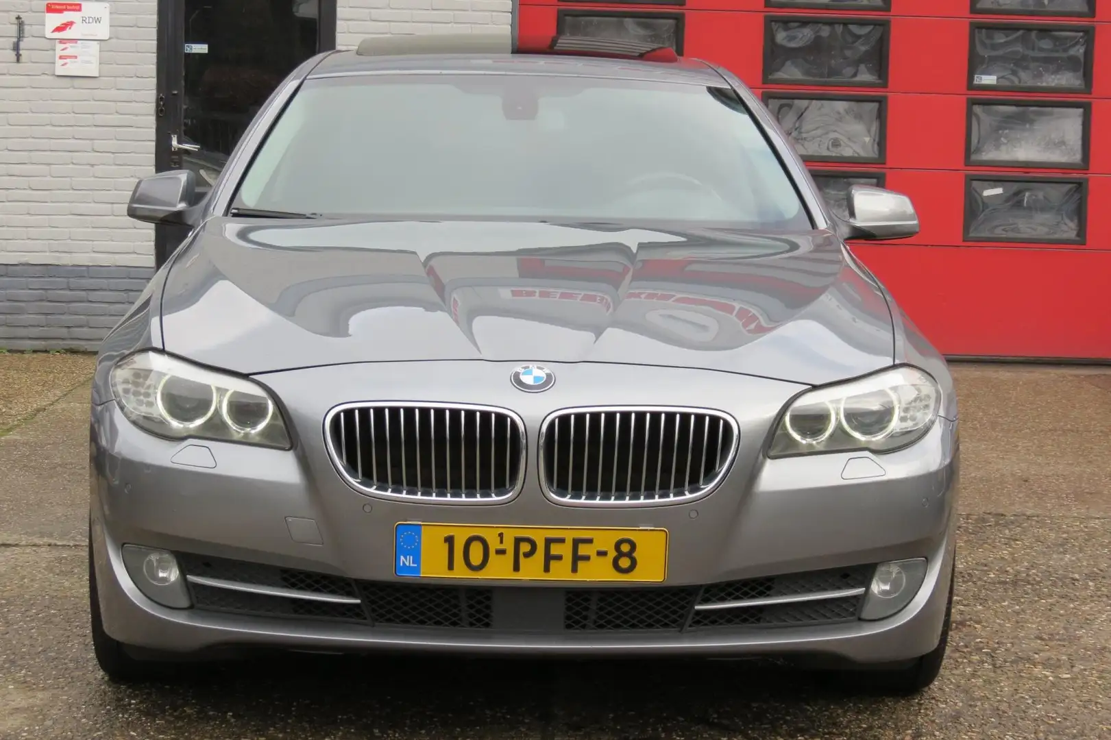 BMW 528 5-serie 528i High Executive , Leder , Nieuwe APK Gris - 2