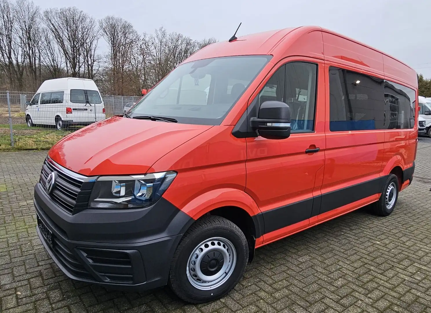 Volkswagen Crafter KMP L3H2 Kombi MTF 9 Sitze Rot - 1