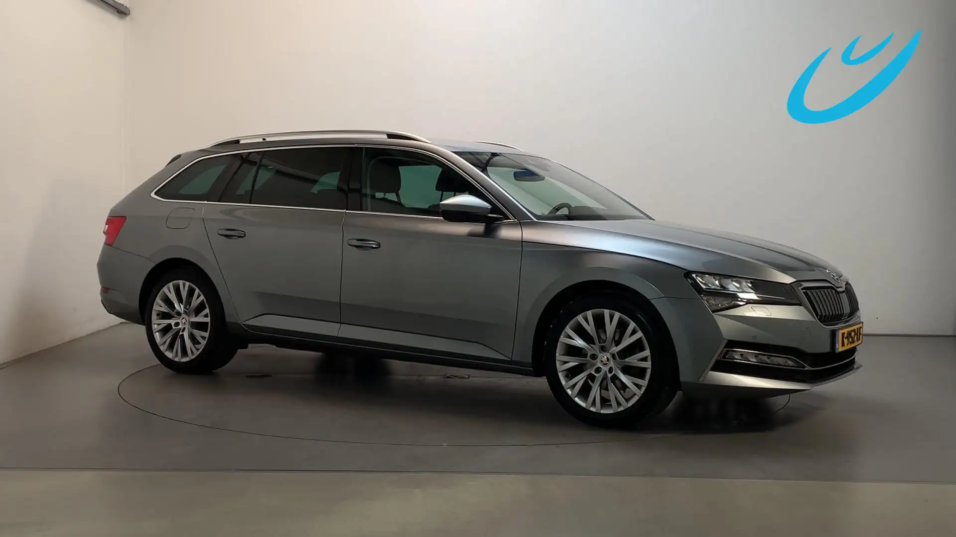 Skoda Superb Combi 1.4 TSI iV Business Edition Virtual Cockpit Grijs - 1