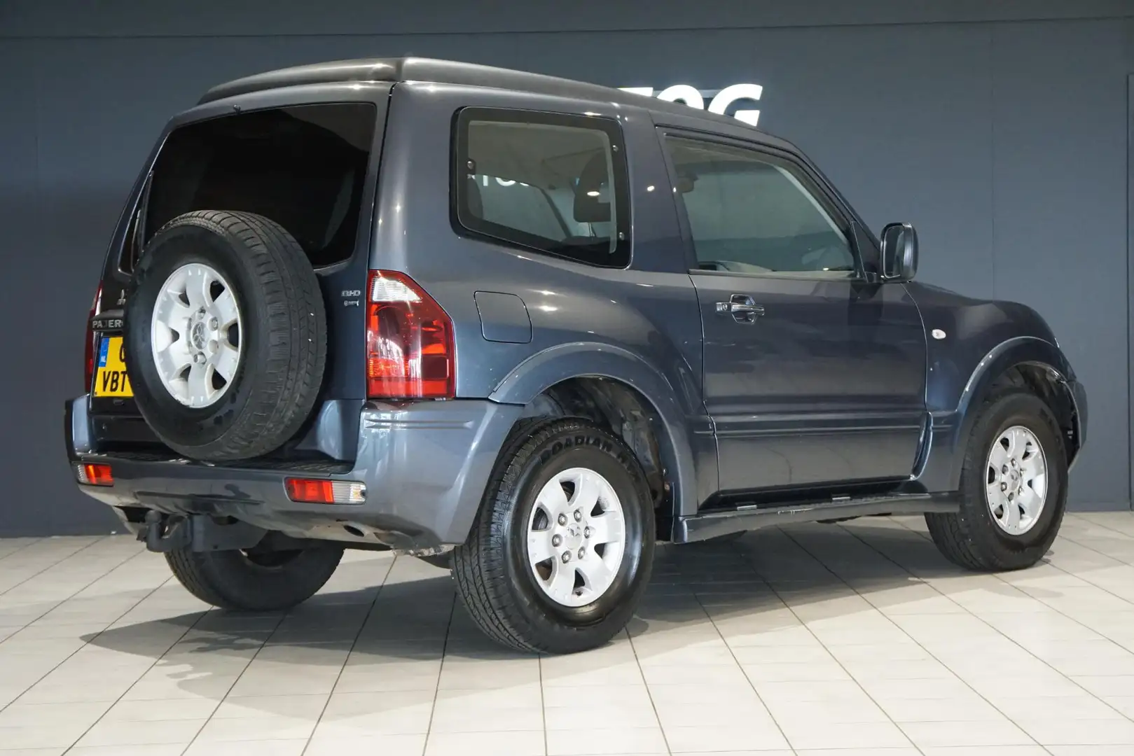Mitsubishi Pajero 3.2 Di-D GLX HR *MARGE* + AIRCO / TREKHAAK Grijs - 2