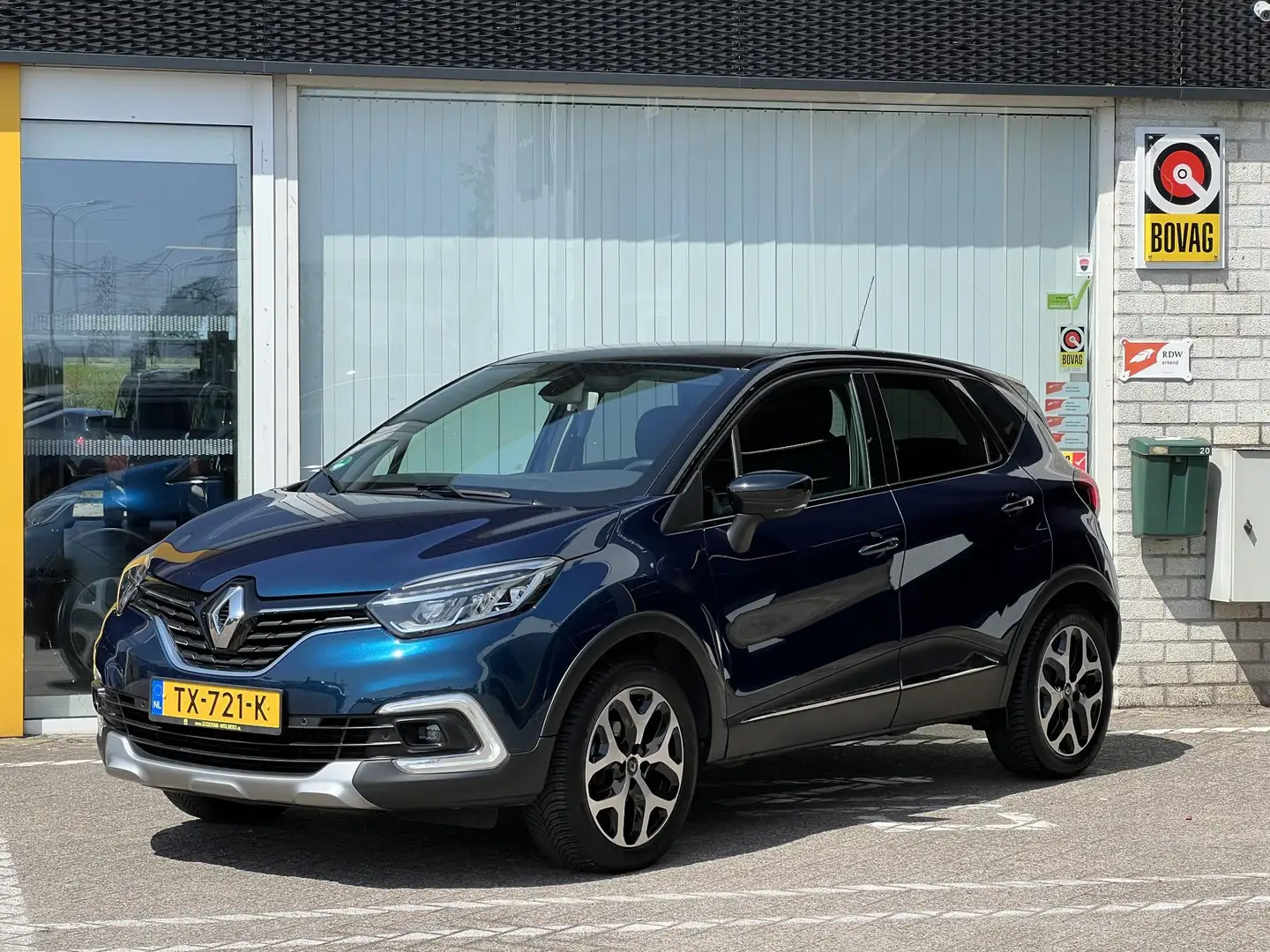 Renault Captur 0.9 TCe Intens | Trekhaak | 1e eigenaar | 100% dlr Bleu - 2