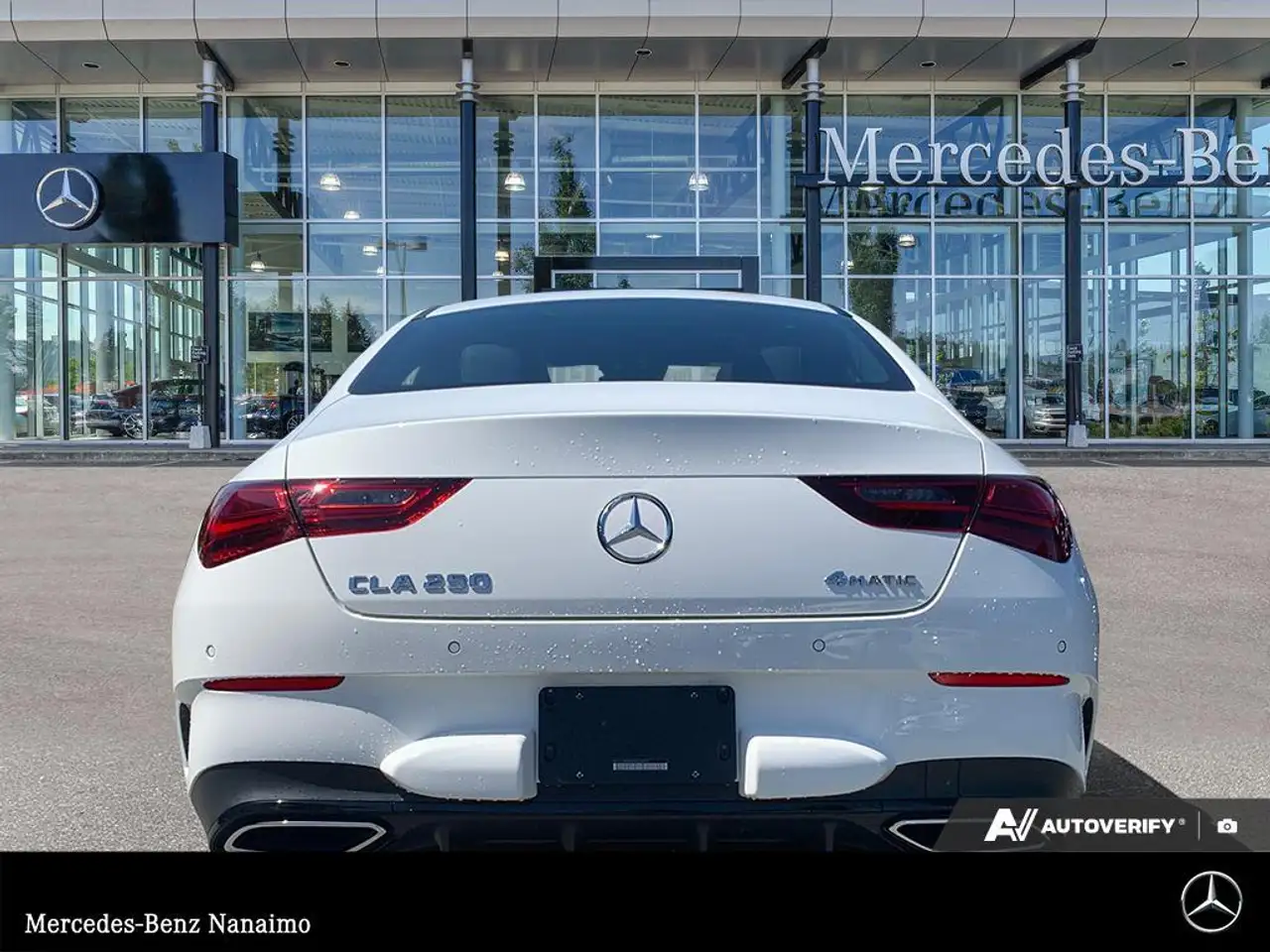 Mercedes-Benz CLA снимка Mercedes-Benz CLA