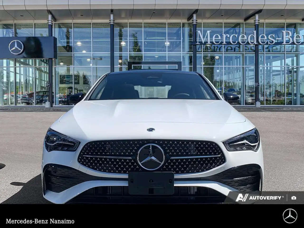 Mercedes-Benz CLA снимка Mercedes-Benz CLA