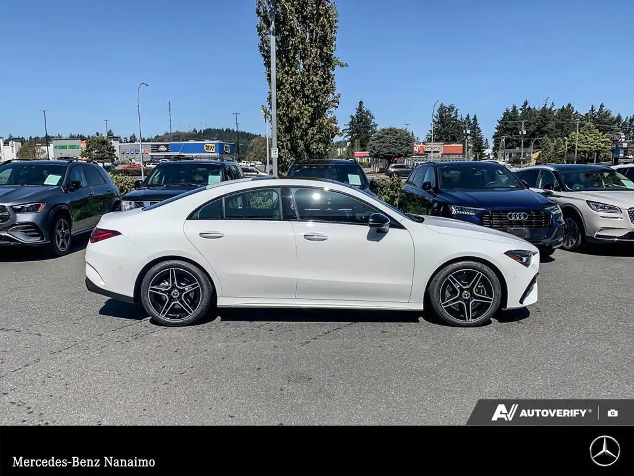 Mercedes-Benz CLA снимка Mercedes-Benz CLA
