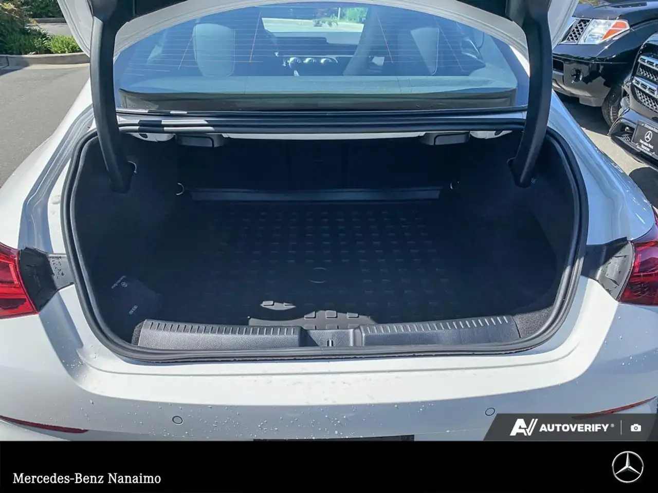 Mercedes-Benz CLA снимка Mercedes-Benz CLA