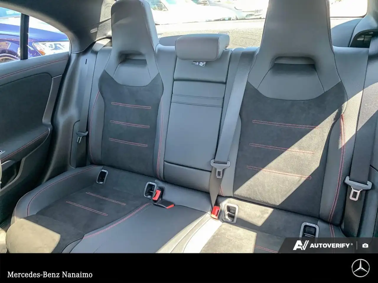 Mercedes-Benz CLA снимка Mercedes-Benz CLA