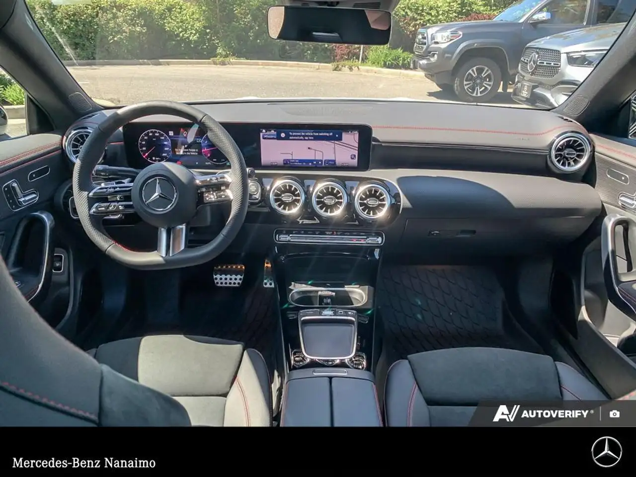 Mercedes-Benz CLA снимка Mercedes-Benz CLA