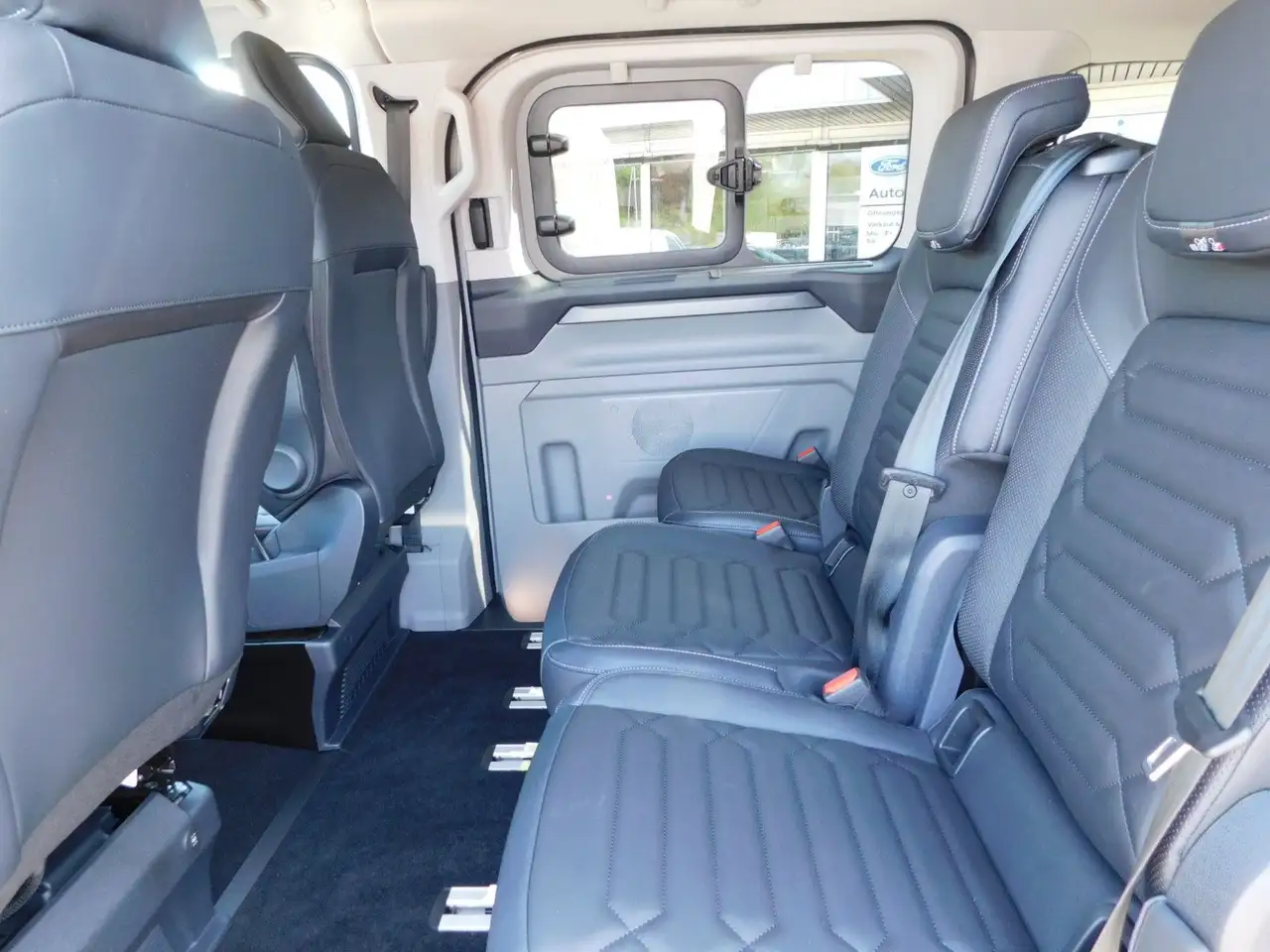 Ford Tourneo Custom 2.0 L2 Autom Titanium X AHK/360° 12