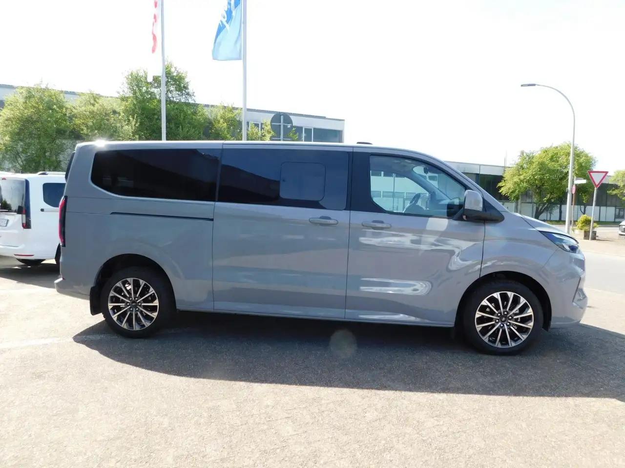 Ford Tourneo Custom 2.0 L2 Autom Titanium X AHK/360° 4