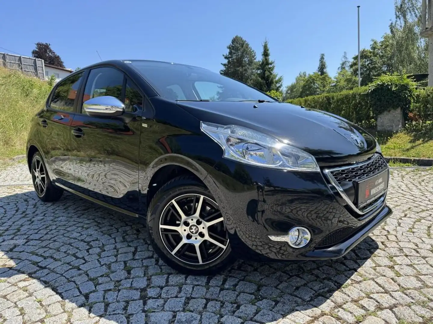 Peugeot 208 Style KLIMA TEMPOMAT Schwarz - 2