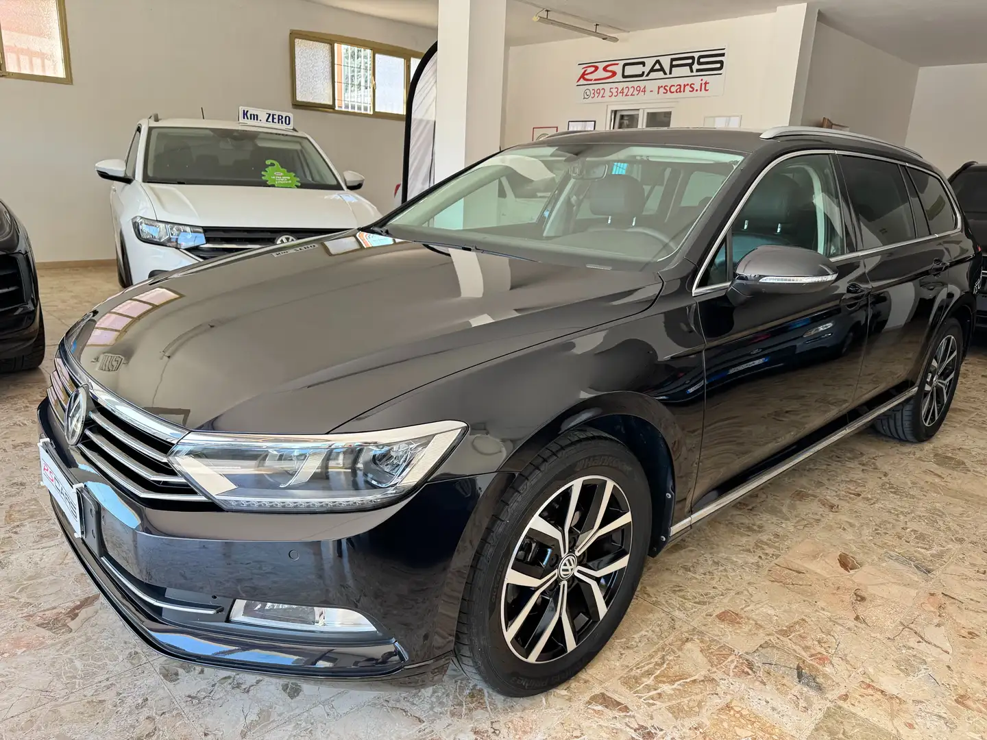 Volkswagen Passat Variant Passat Variant 2.0 tdi Highline Navi Fari Led 17" Zwart - 1