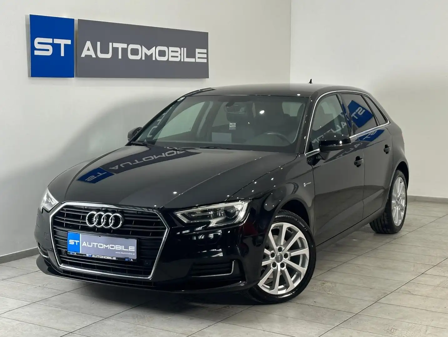 Audi A3 design // NAVI // XENON // SITZHEIZUNG // Schwarz - 1