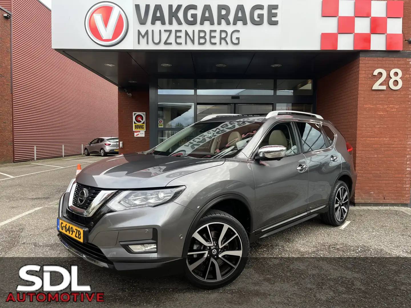 Nissan X-Trail 1.3 DIG-T Tekna 7p. // PANO/SCHUIFKANTELDAK // NAV Grijs - 1