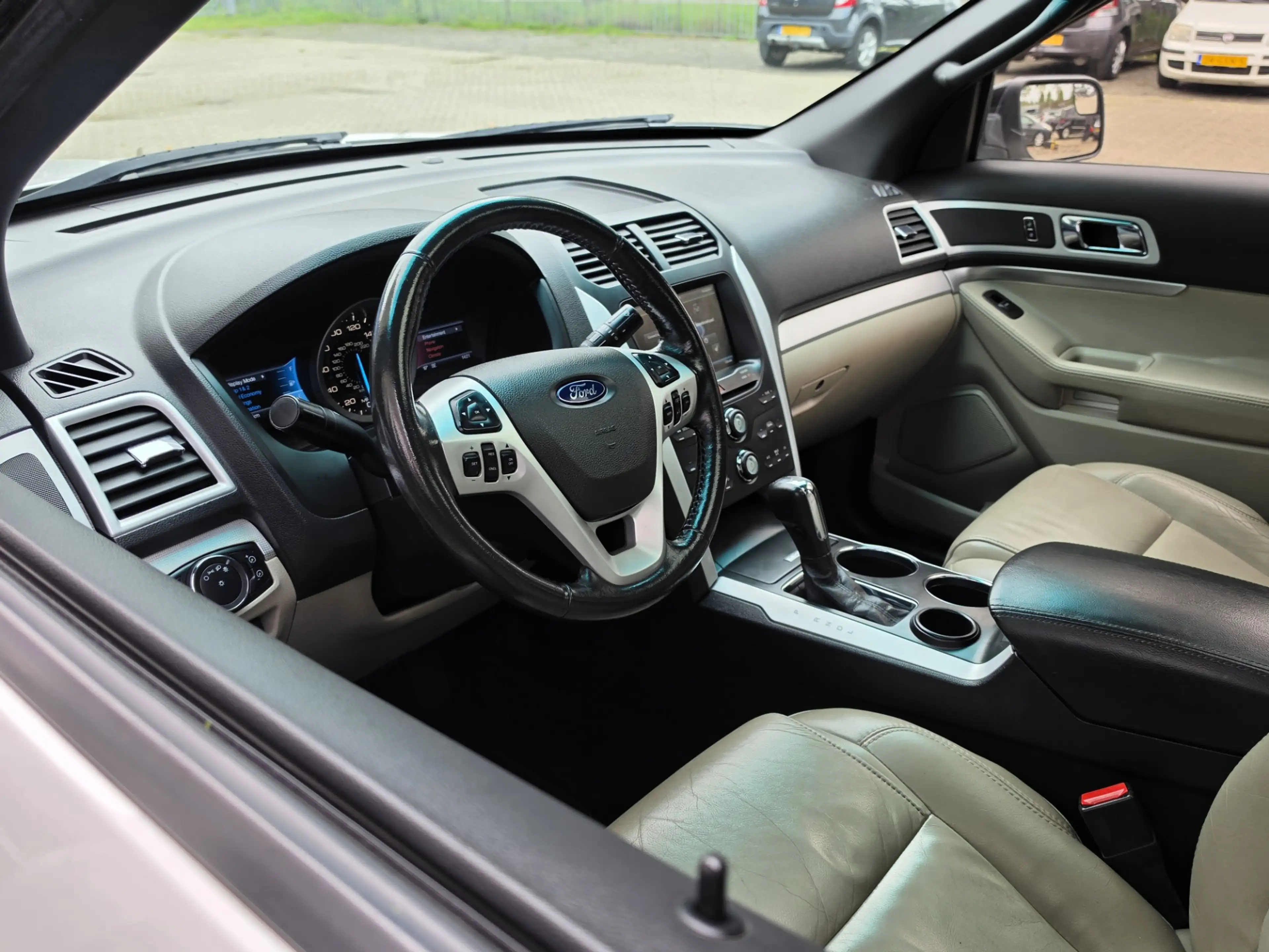 Ford Explorer XLT 7 Persoons Navi Camera Leder — photo 8