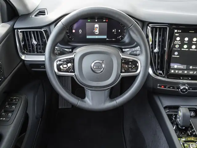 Volvo V60 Cross Country view 11