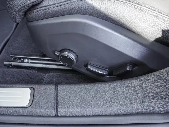 Volvo V60 Cross Country view 15