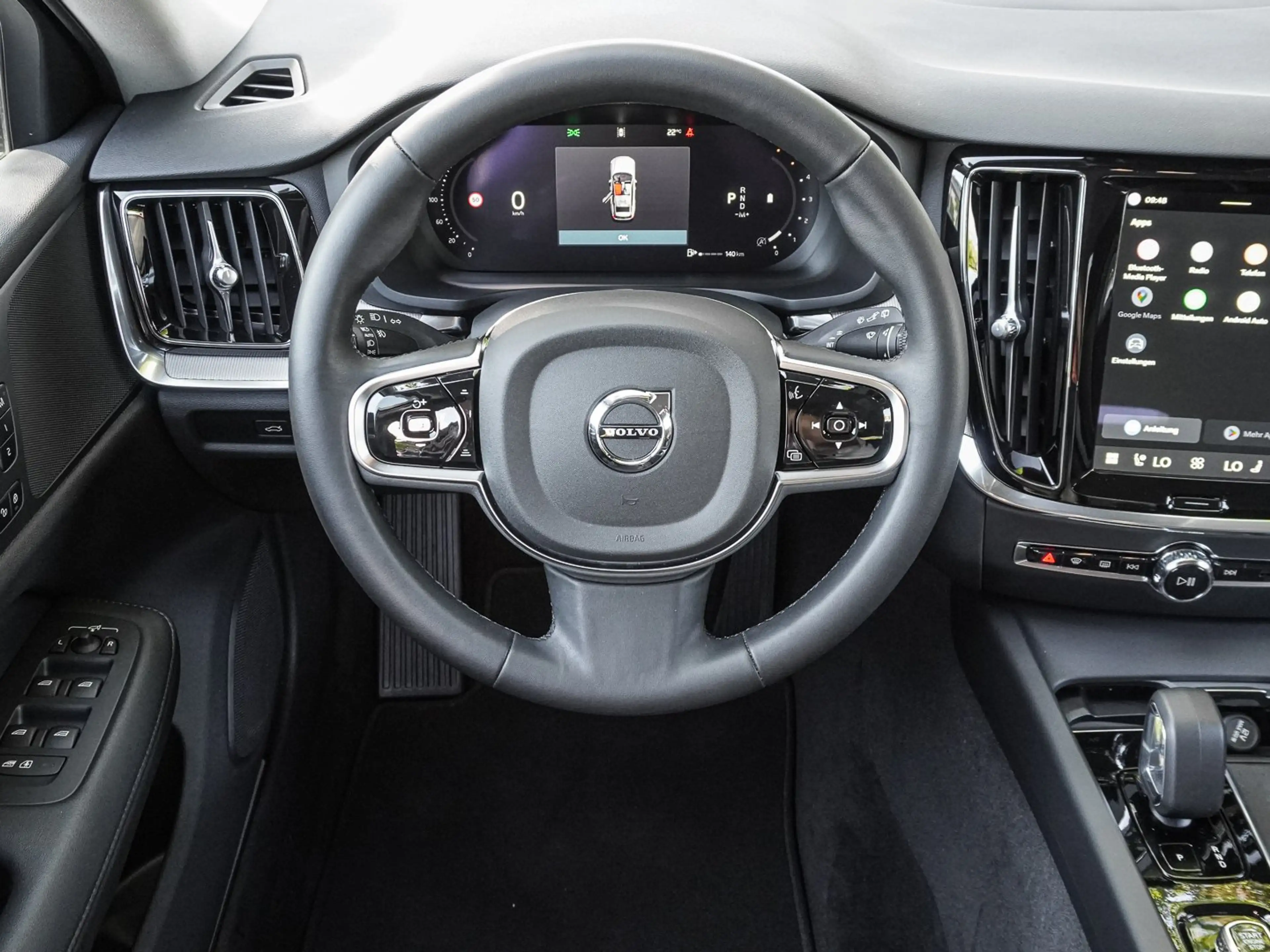 Volvo V60 Cross Country B4 AWD Plus LED — photo 11