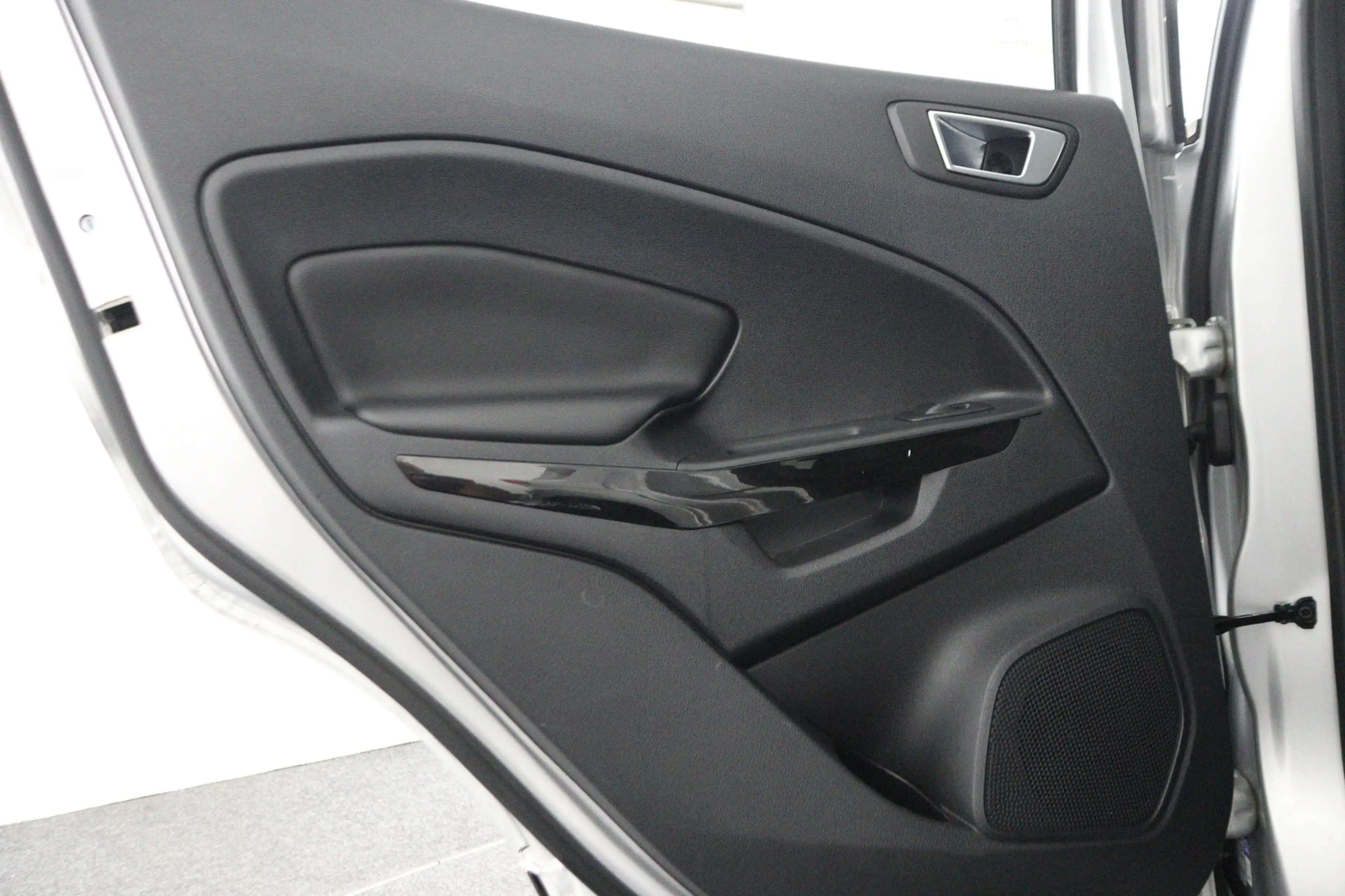 Ford EcoSport 1.0 Ecoboost 125 pk Titanium Winterpakket/ECC/DAB/ — photo 32