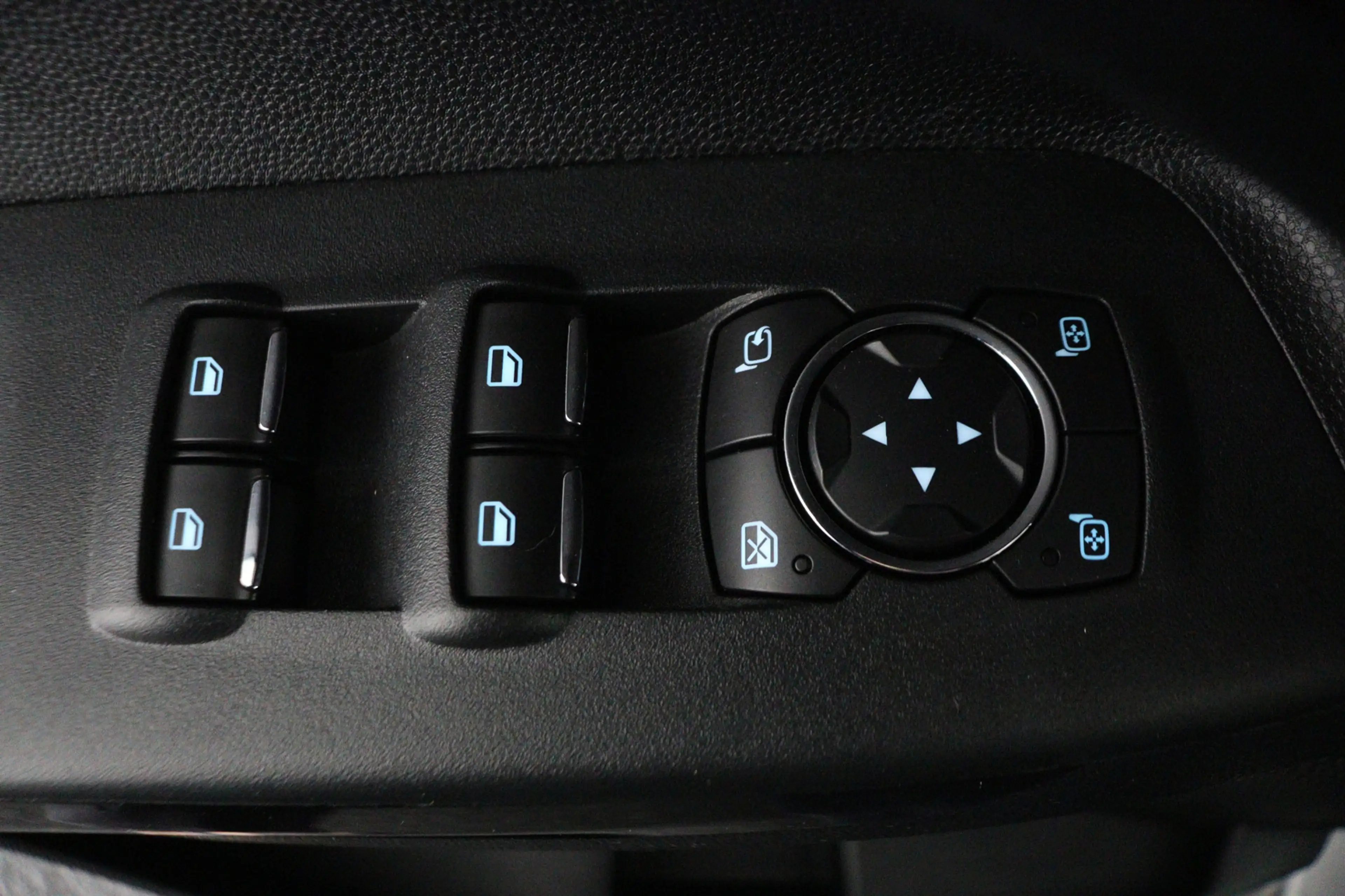 Ford EcoSport 1.0 Ecoboost 125 pk Titanium Winterpakket/ECC/DAB/ — photo 22