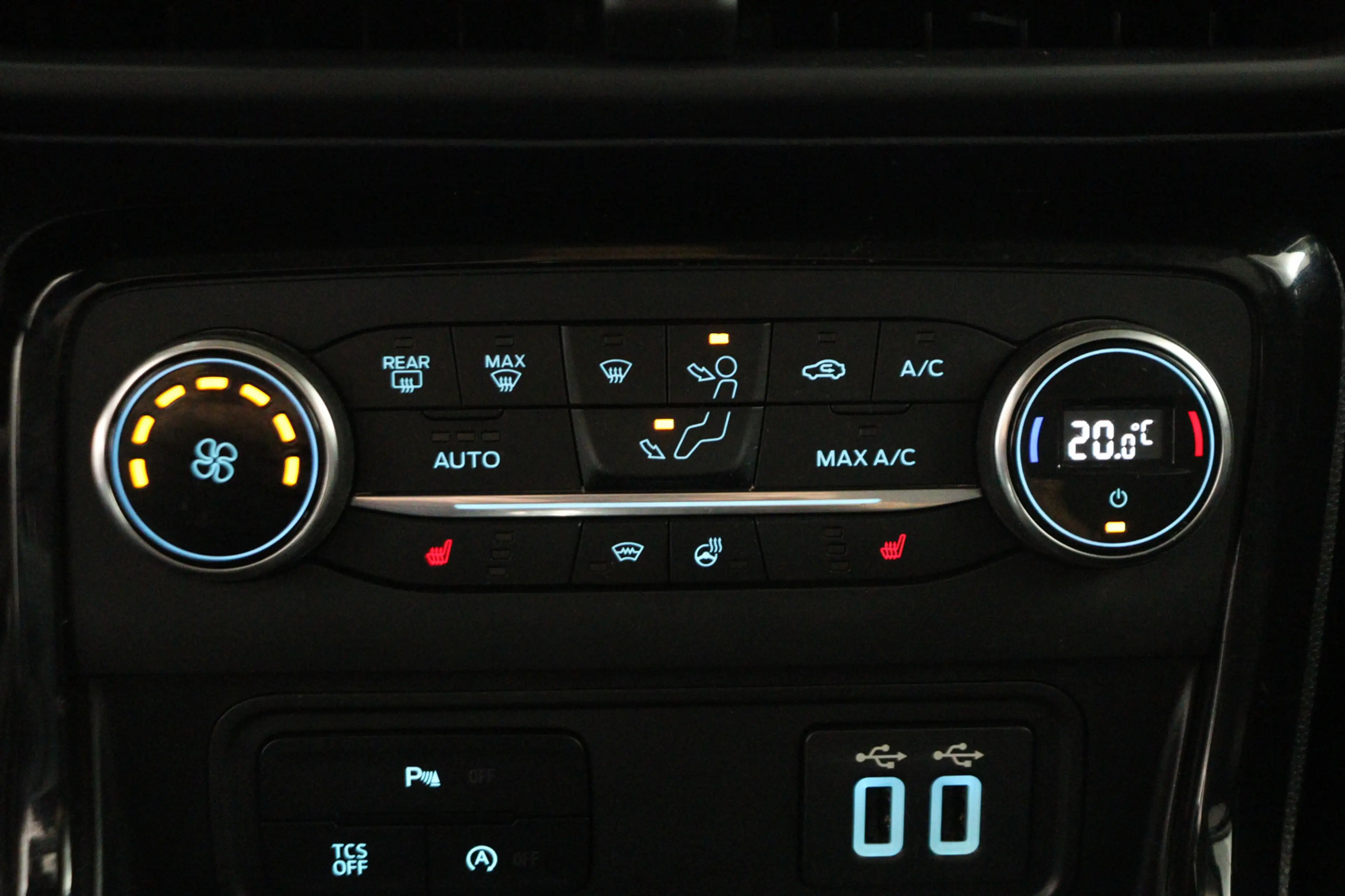 Ford EcoSport 1.0 Ecoboost 125 pk Titanium Winterpakket/ECC/DAB/ — photo 6