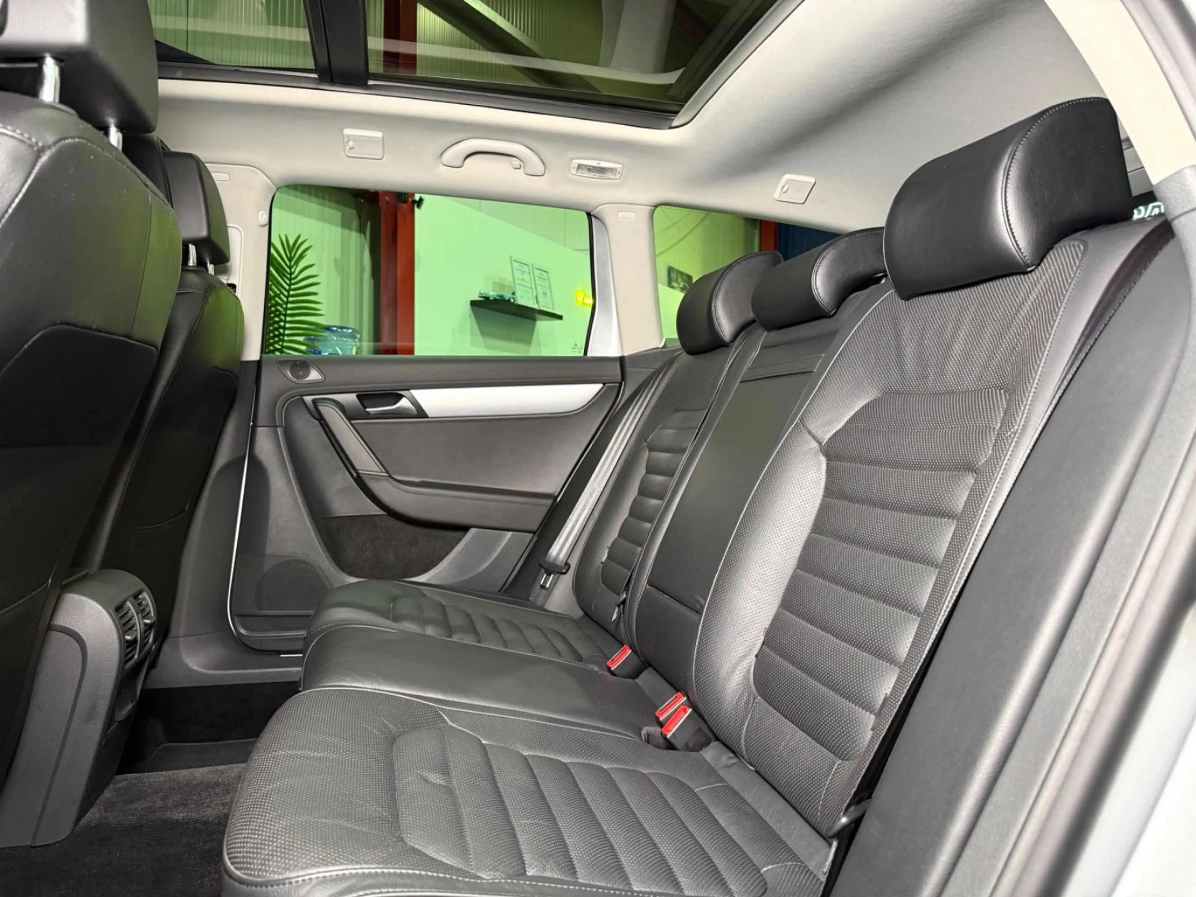 Volkswagen Passat Alltrack Variant Basis 4Motion*DCC*AHK*1H — photo 15