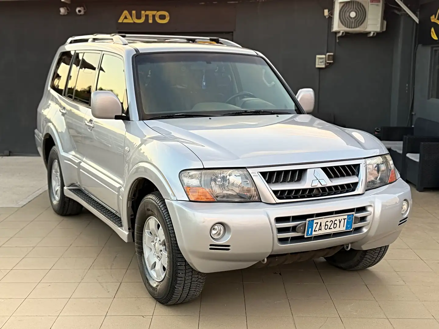 Mitsubishi Pajero 5p 3.2 tdi 16v di-d Intense auto Garanzia 12 Mesi - 1