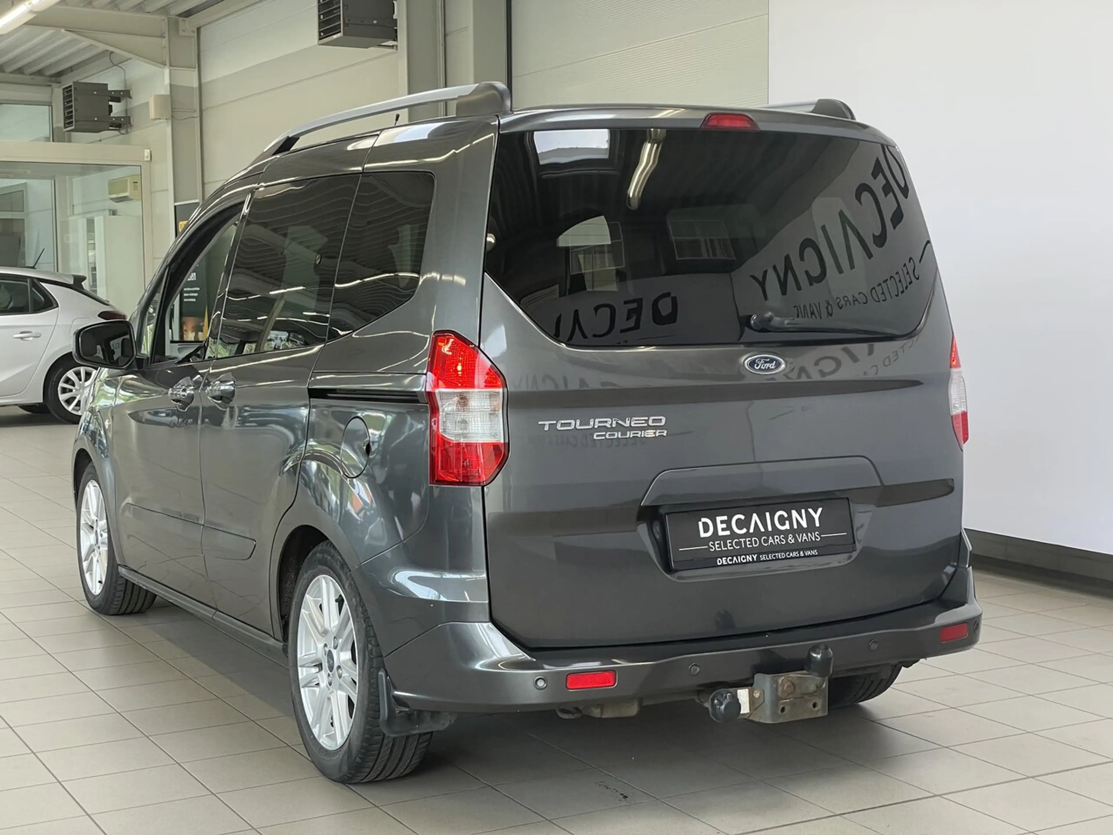 Ford Tourneo Courier 1.5 TDCi *Auto Airco*Sensoren achter — photo 9
