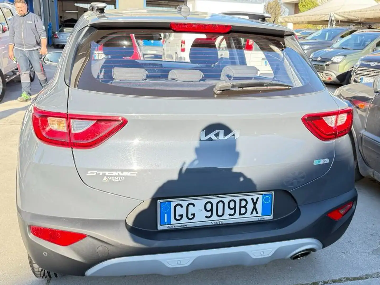 Kia Stonic Stonic 1.2 dpi Style s/Navi Pack gpl 82cv Gris - 2