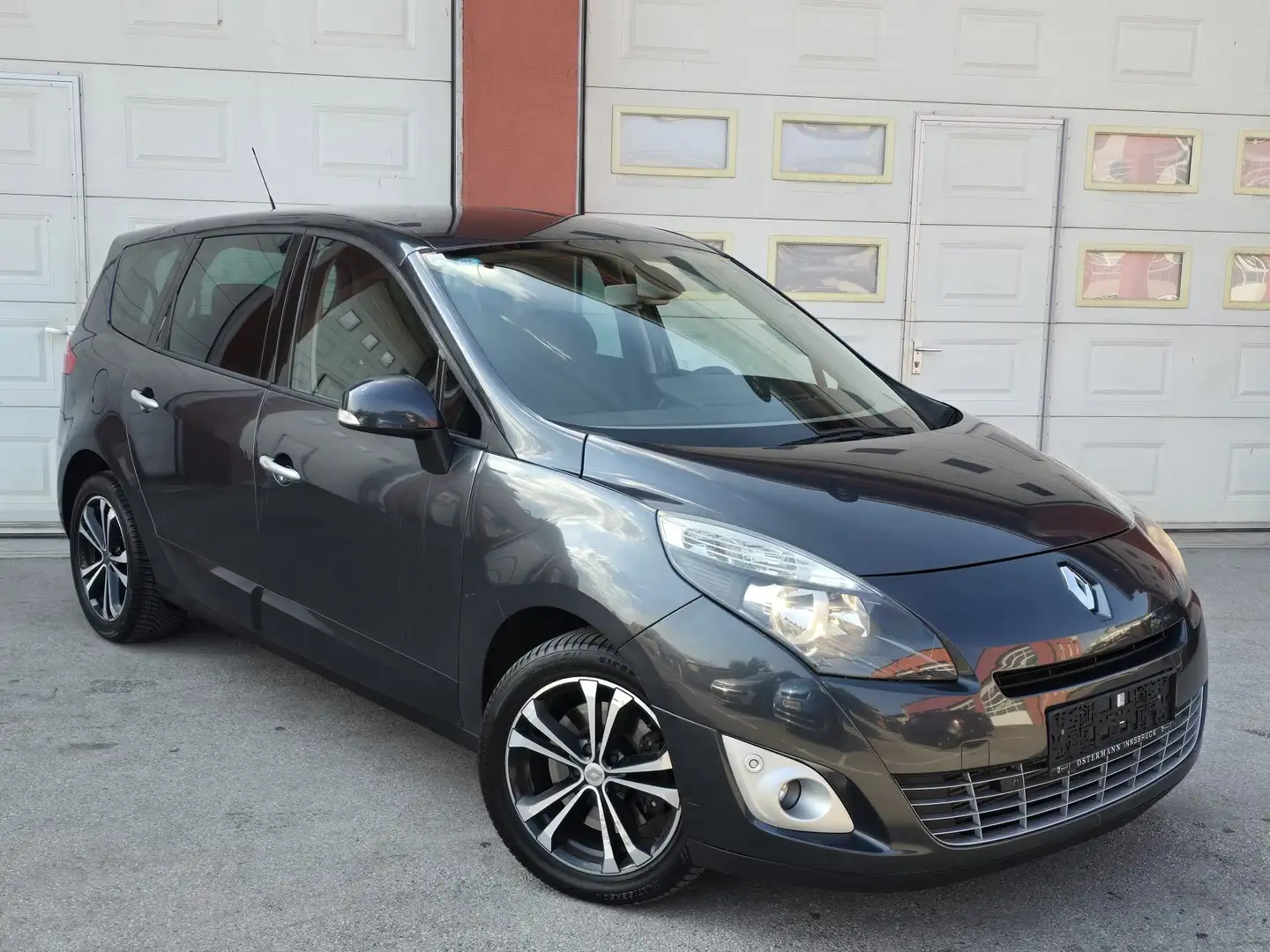 Renault Scenic Scénic III Dynamique 2,0 dCi DPF Aut. *7Sitzer* Schwarz - 2