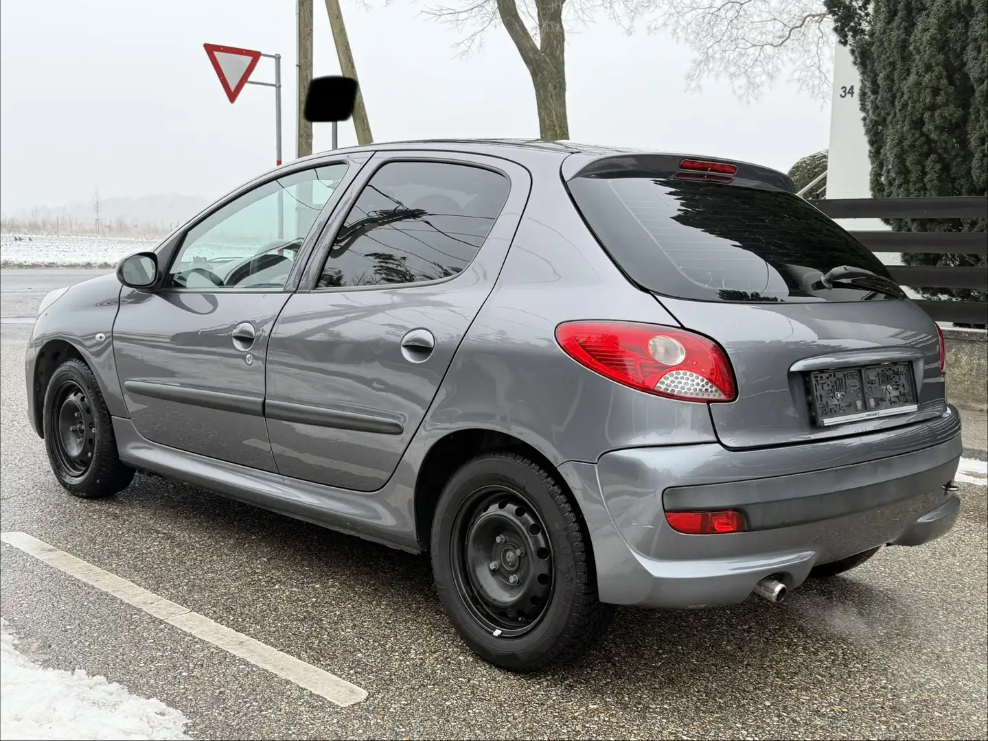 Peugeot 206 Neues Pickerl,1,4 Benzin - 2