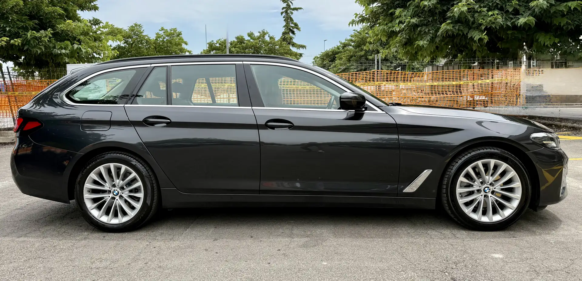 BMW 520 d G31 Touring 190CV mhev xdrive Luxury-Virtual Grigio - 2