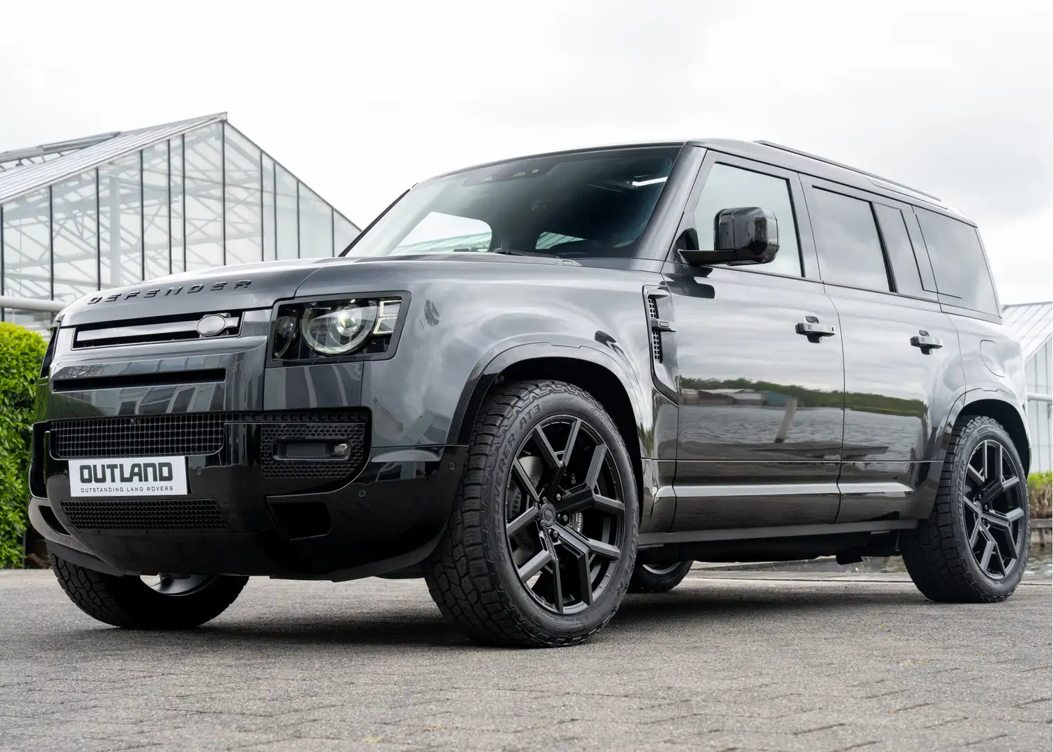 Land Rover Defender P300e 110 X-Dynamic HSE | Carpathian Grey | 6-Pers Grijs - 2