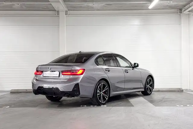 BMW 3 Series view 7