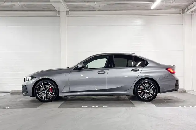 BMW 3 Series view 2
