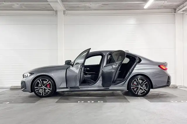 BMW 3 Series view 3