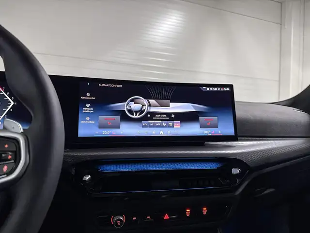 BMW 3 Series view 15