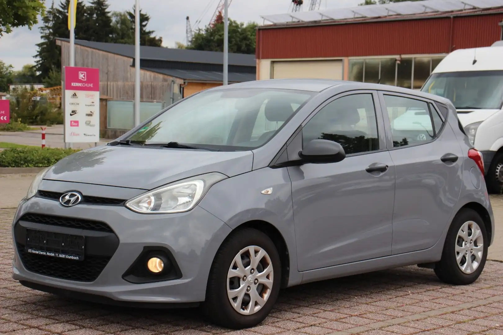 Hyundai i10 1.0i # Klima # 8-fach bereift # TÜV 05.2027 Šedá - 1