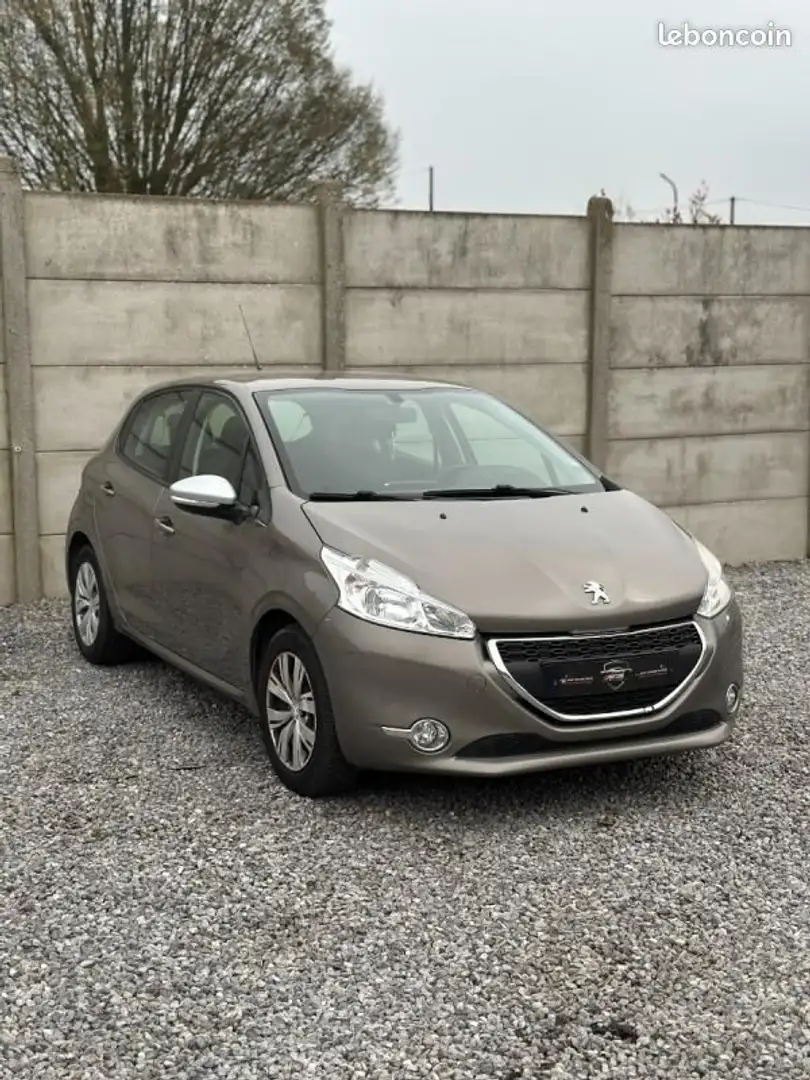 Peugeot 208 ESSENCE Gris - 1
