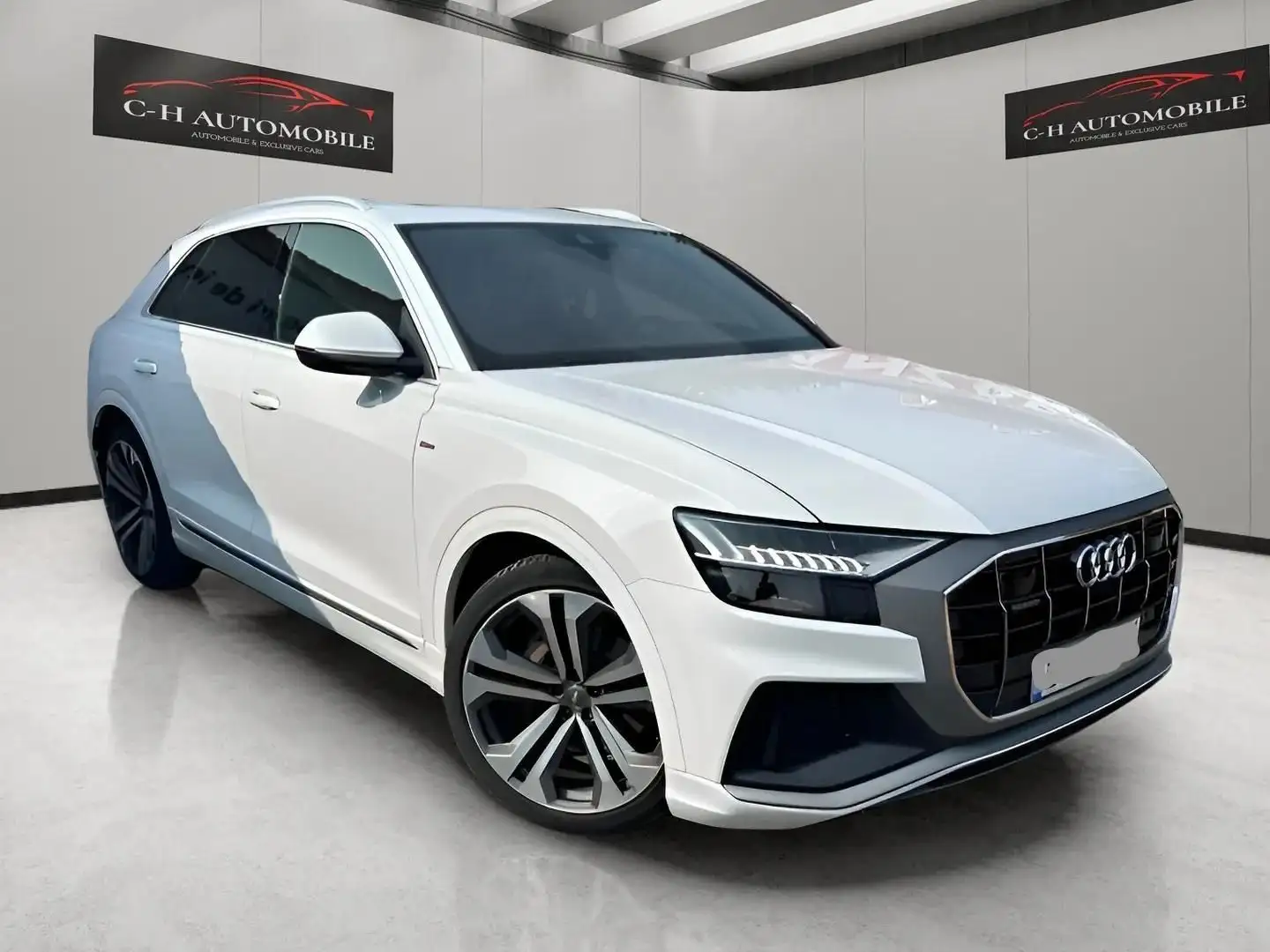 Audi Q8 50 TDI quattro S-Line Weiß - 1