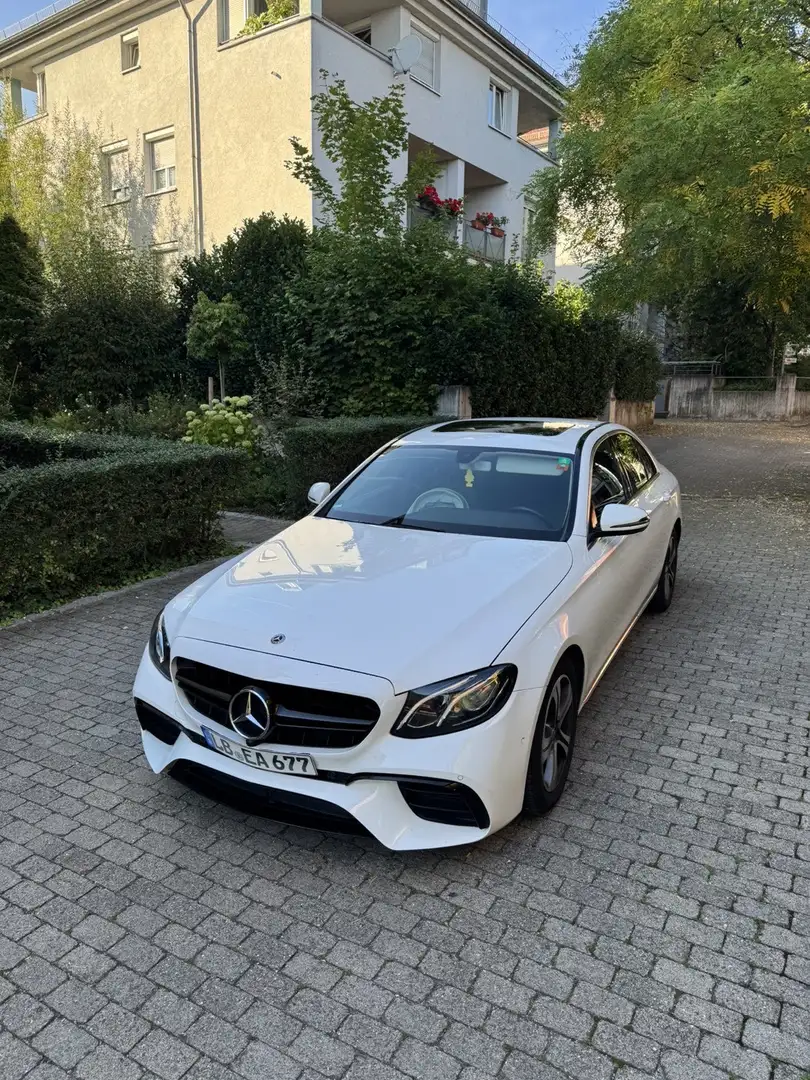 Mercedes-Benz E 220 d 9G-TRONIC Panoramadach, AMG Optik… - 2