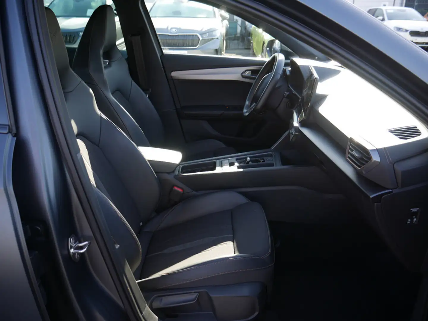 CUPRA Formentor 2.0 TSI VZ 4Drive MATT COPPER BEATS Grau - 2