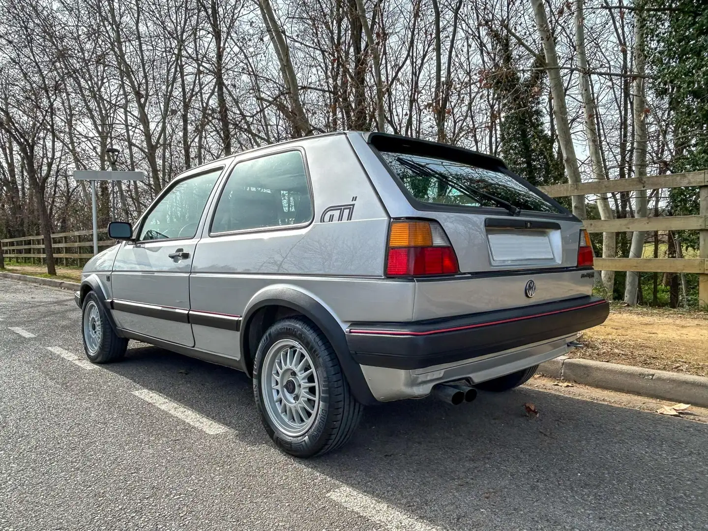 Volkswagen Golf GTI Gris - 2