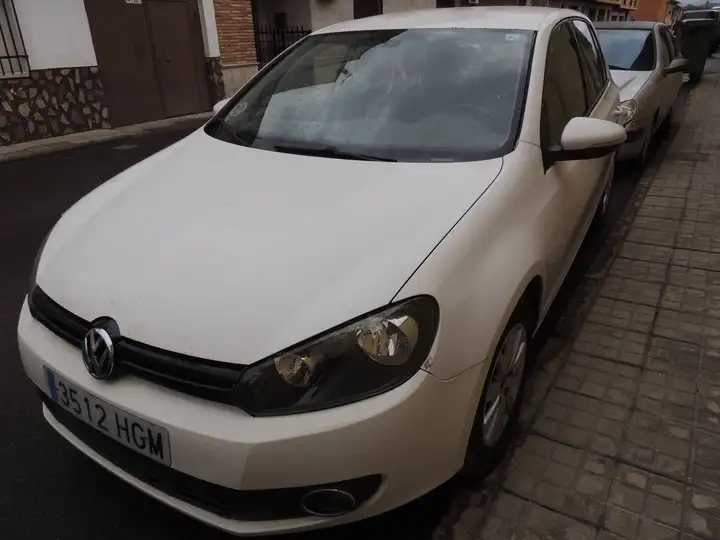 Volkswagen Golf VI 1.6 TDI CR Bluemotion 3p 2011