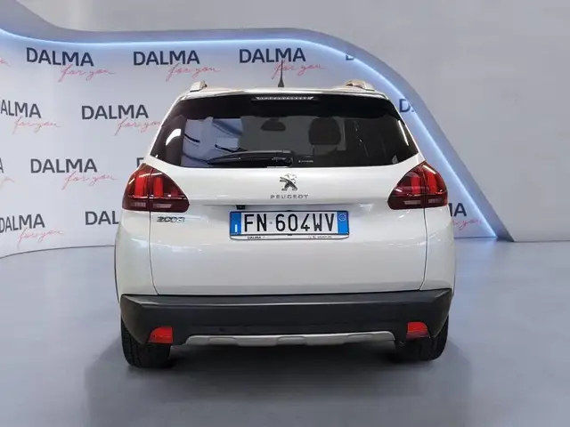 Peugeot 2008 view 4