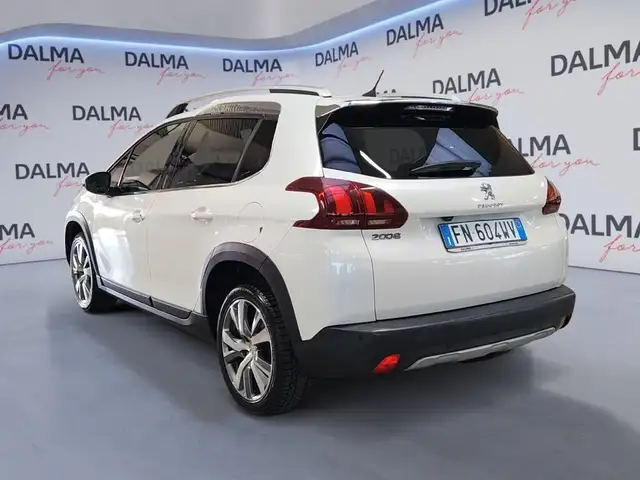Peugeot 2008 view 3