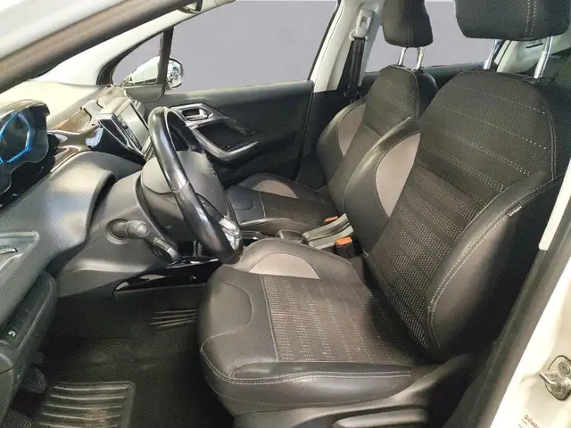 Peugeot 2008 view 10